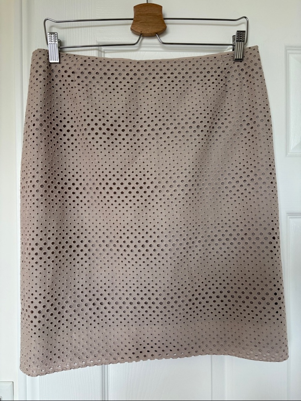 Akris Punto Eyelet Cotton Pencil Skirt - size M